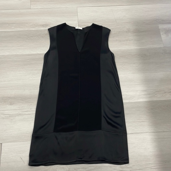 Vince Black Shift Dress - Picture 13 of 16
